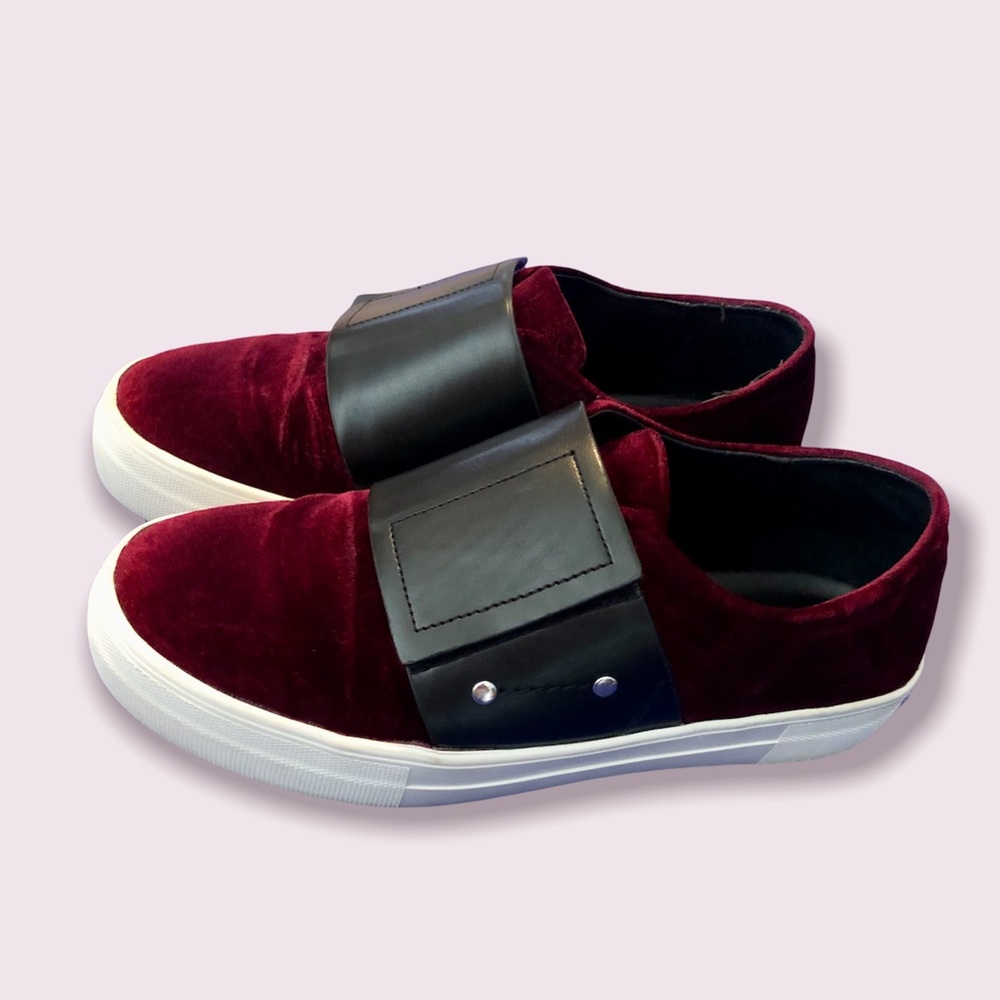 Velvet Slip-On Tennis Shoes